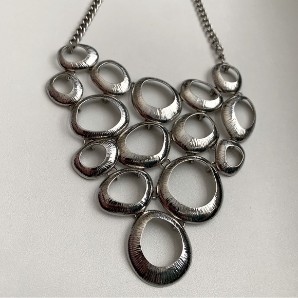 Silver Tone V-Shaped Bubble Circle Bib Statement Necklace - Picture 4 of 8